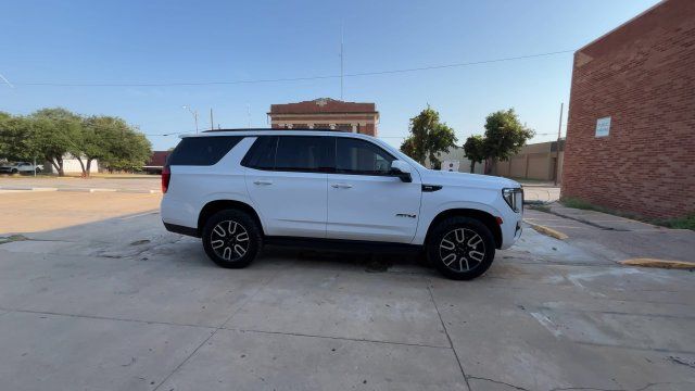 Used 2023 GMC Yukon AT4 w/ Technology Package AWD/4WD image 9