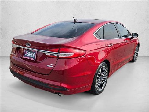 Used 2017 Ford Fusion SE w/ Fusion SE Technology Package FWD image 5
