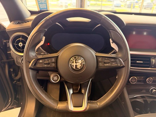 Used 2024 Alfa Romeo Stelvio Veloce AWD/4WD image 18