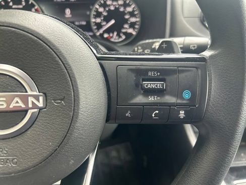 Used 2022 Nissan Rogue SV AWD/4WD image 19