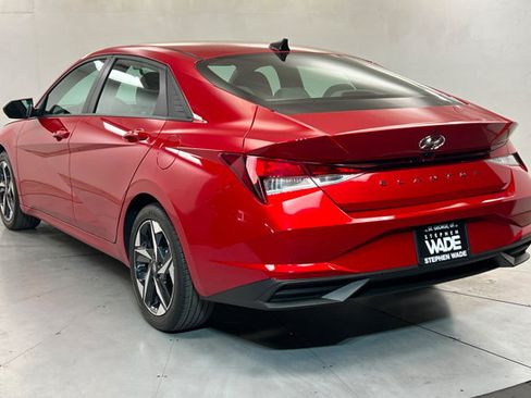 Used 2023 Hyundai Elantra SEL w/ Convenience Package FWD image 3