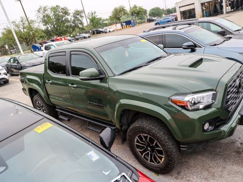 Certified 2022 Toyota Tacoma TRD Sport RWD image 6