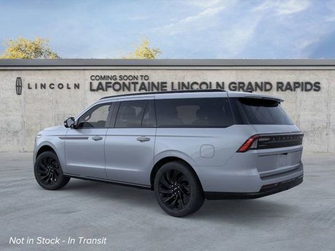 New 2026 Lincoln Navigator L Reserve w/ Jet Appearance Package AWD/4WD image 4