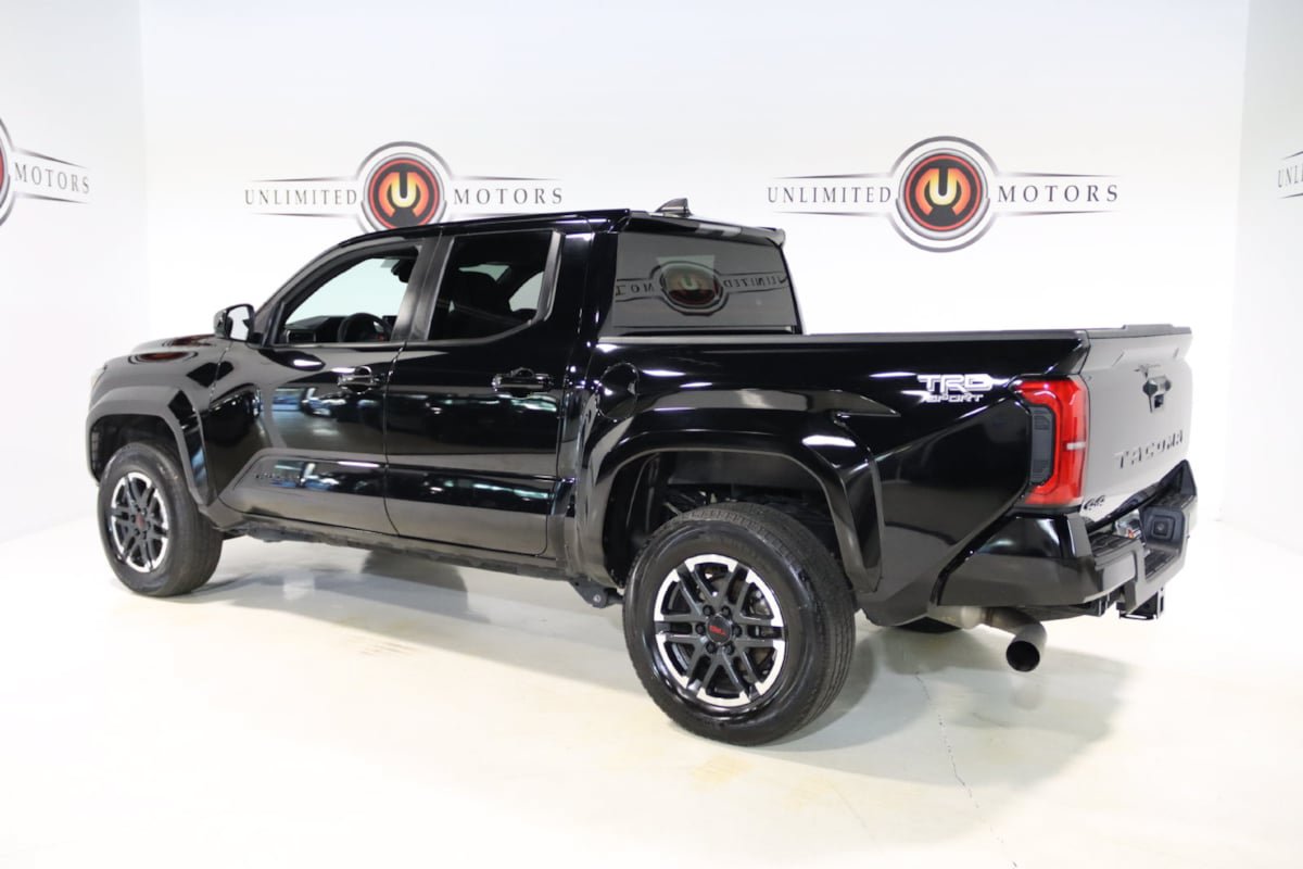 Used 2024 Toyota Tacoma TRD Sport AWD/4WD image 3