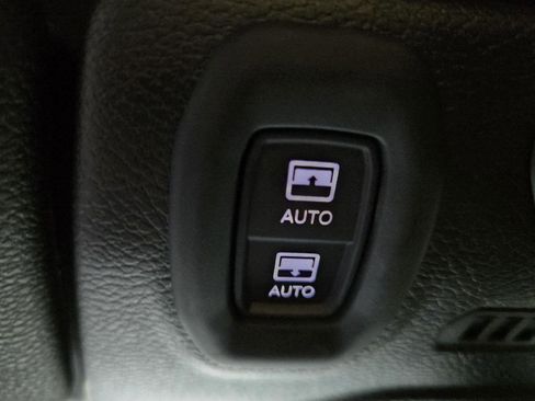 Used 2019 Jeep Wrangler Unlimited Sahara image 41