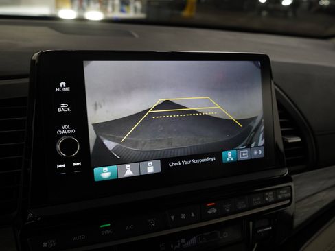 Used 2025 Honda Odyssey Elite image 26
