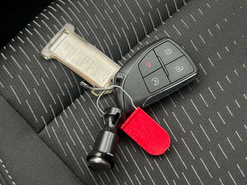 Used 2025 Chevrolet Equinox LT FWD image 17