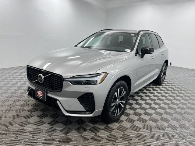 Certified 2025 Volvo XC60 B5 Core AWD/4WD image 2