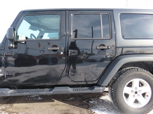 Used 2018 Jeep Wrangler Unlimited Sport S AWD/4WD image 27