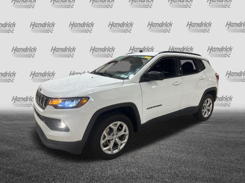 Used 2024 Jeep Compass Latitude AWD/4WD image 52