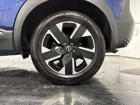 Used 2025 Nissan Kicks SV AWD/4WD image 9