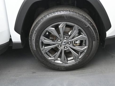 Used 2023 Toyota RAV4 XLE Premium AWD/4WD image 38