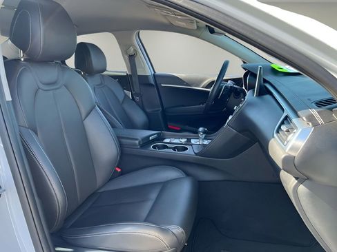 Used 2020 Genesis G70 2.0T image 15