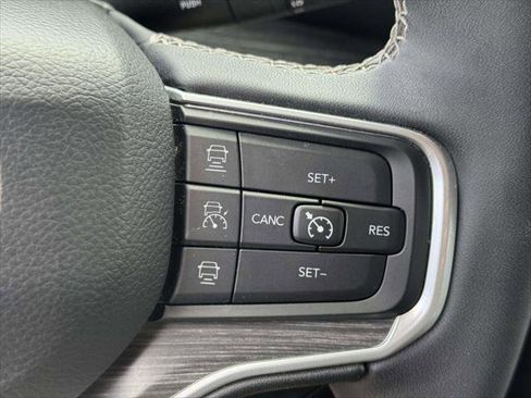 Certified 2024 Jeep Wagoneer Series II w/ Flexible Seating Group AWD/4WD image 22