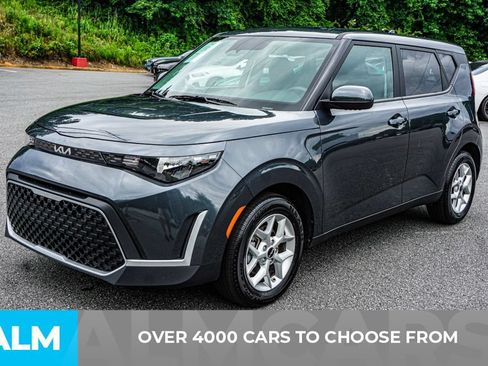 Used 2025 Kia Soul LX w/ LX Technology Package FWD image 2