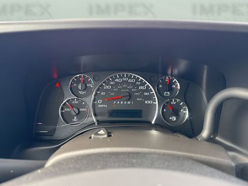 Used 2023 GMC Savana 2500 w/ Driver Convenience Package image 16