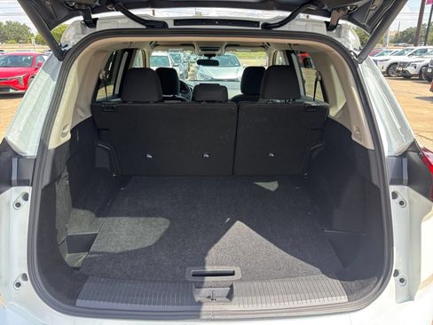 Used 2026 Nissan Rogue SV FWD image 33