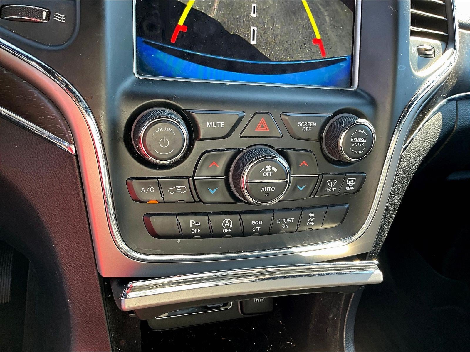 Used 2018 Jeep Grand Cherokee Limited AWD/4WD image 14
