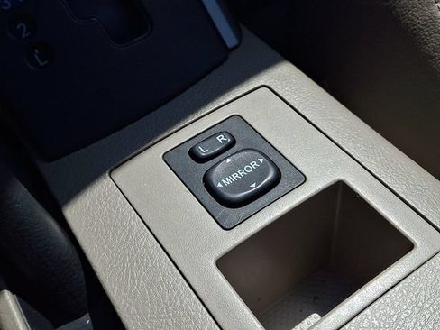 Used 2008 Toyota RAV4 Limited AWD/4WD image 24