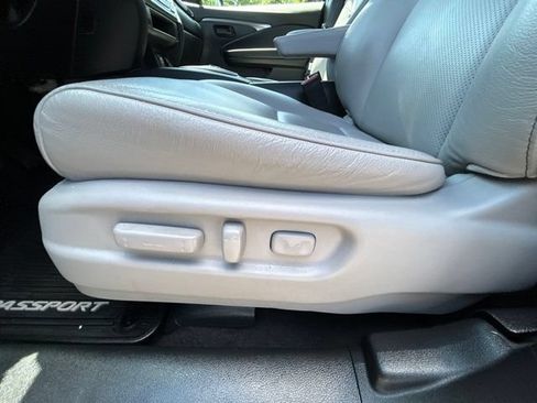 Used 2023 Honda Passport EX-L image 16