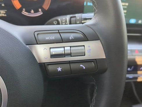 Used 2025 Hyundai Kona SEL FWD image 23