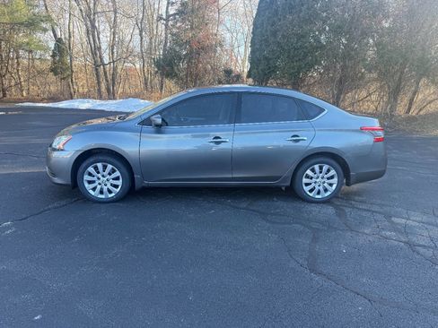 Used 2015 Nissan Sentra S image 11