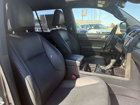 Used 2020 Lexus GX 460 Luxury w/ Accessory Package AWD/4WD image 25