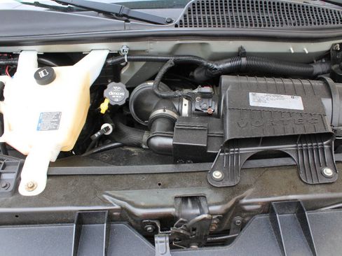 Used 2017 Chevrolet Express 2500 RWD image 20