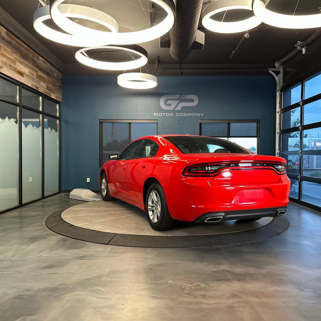 Used 2022 Dodge Charger SXT w/ Leather Interior Group RWD image 5
