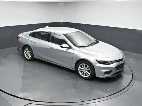 Used 2018 Chevrolet Malibu LT image 23
