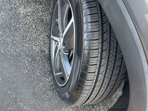 Used 2021 Honda HR-V EX-L image 6