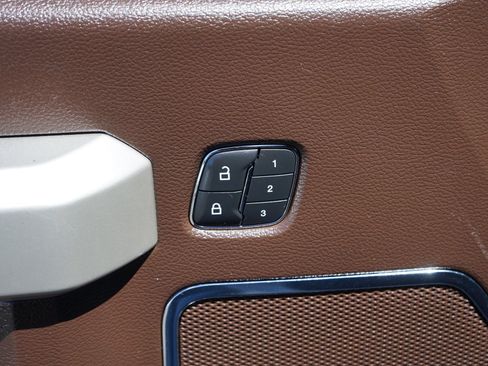 Used 2019 Ford F150 King Ranch w/ FX4 Off-Road Package AWD/4WD image 9