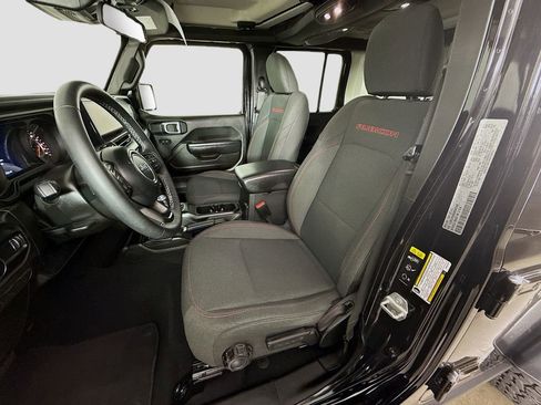 Used 2025 Jeep Wrangler Unlimited Rubicon image 14