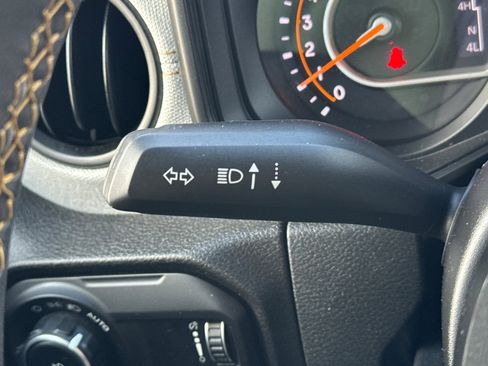 Used 2024 Jeep Wrangler Sport S image 38