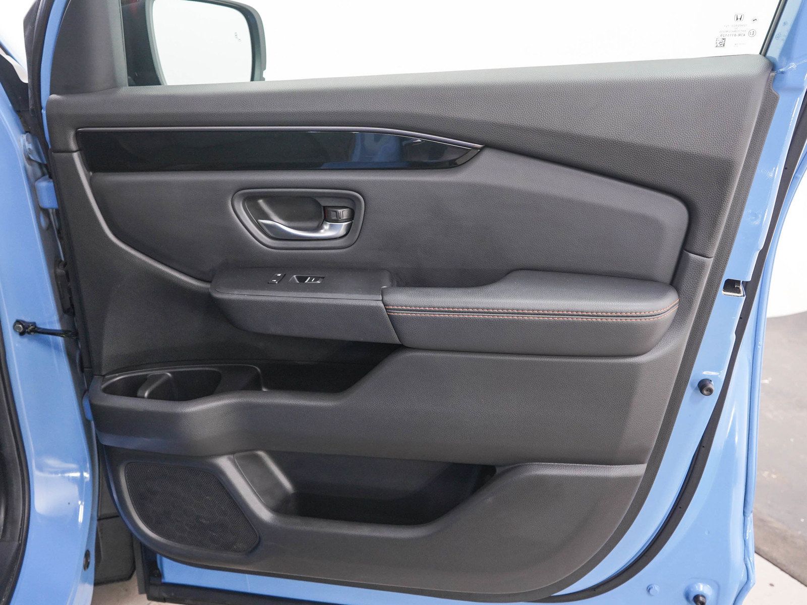 Used 2025 Honda Pilot TrailSport image 12
