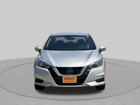 Used 2021 Nissan Versa SV FWD image 8