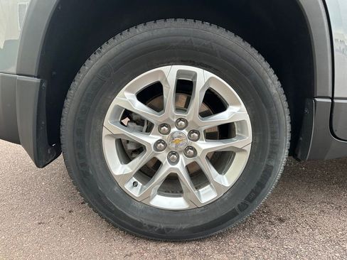 Used 2020 Chevrolet Traverse LS image 40