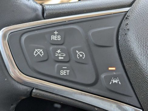Used 2020 Chevrolet Equinox LT w/ Driver Convenience Package FWD image 34