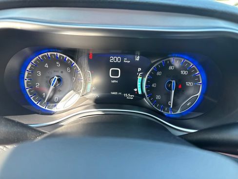 Used 2026 Chrysler Pacifica Limited FWD image 14