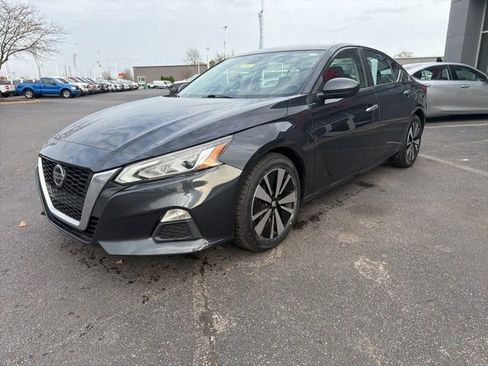 Used 2022 Nissan Altima 2.5 SV image 2