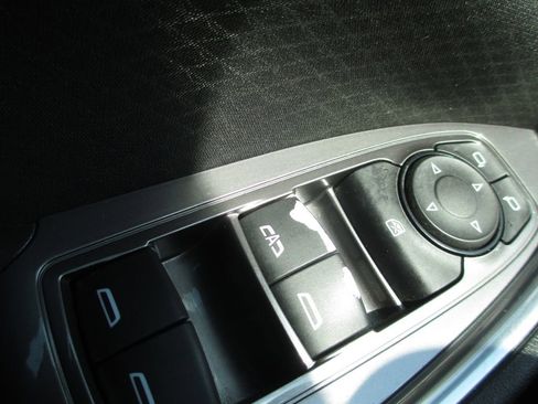 Used 2020 Chevrolet Malibu LT image 23