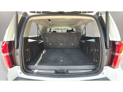 Used 2020 Chevrolet Suburban LT AWD/4WD image 31