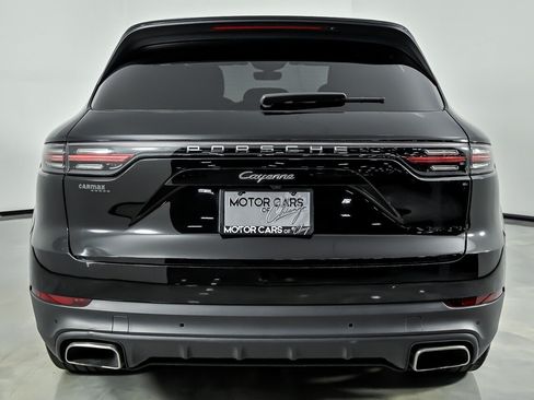 Used 2023 Porsche Cayenne AWD/4WD image 9