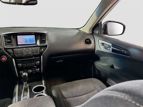 Used 2016 Nissan Pathfinder SV image 23