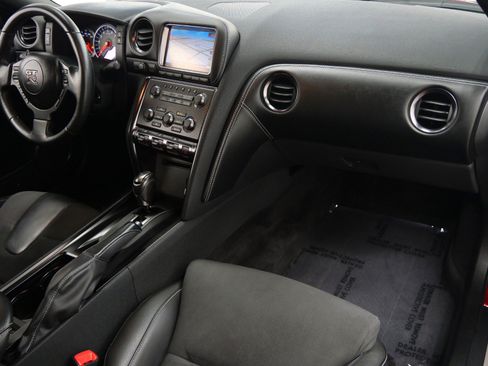 Used 2015 Nissan GT-R Premium AWD/4WD image 14