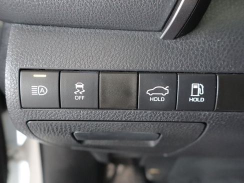 Used 2022 Toyota Camry SE FWD image 18