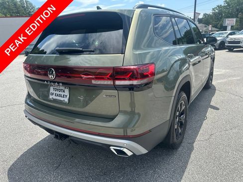 Used 2025 Volkswagen Atlas Peak Edition SE AWD/4WD image 8