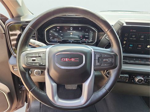 Used 2025 GMC Sierra 1500 SLT AWD/4WD image 18