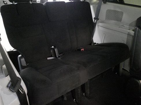 Used 2016 Dodge Grand Caravan SXT w/ Rear Park Assist Package image 23