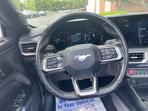 Used 2025 Ford Mustang Premium RWD image 17